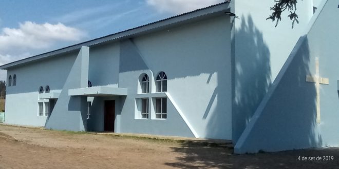 cores que ampliam o espaço da igreja