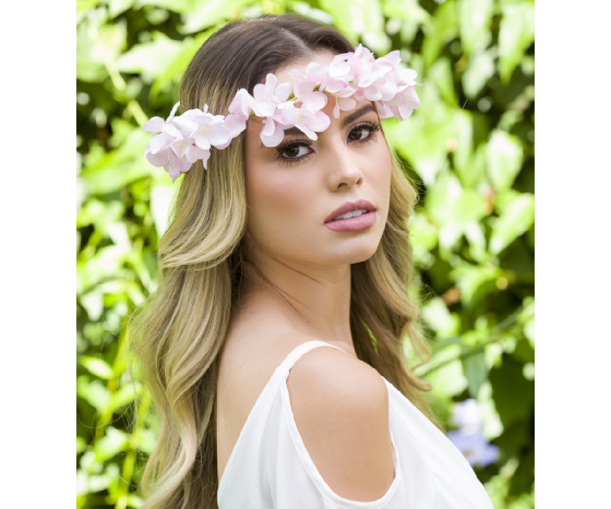 coroa de flores para cabelo