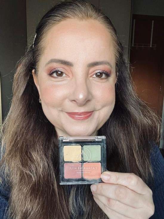 Maquiagem Natural: Como Usar Corretivo Colorido para um Efeito Leve