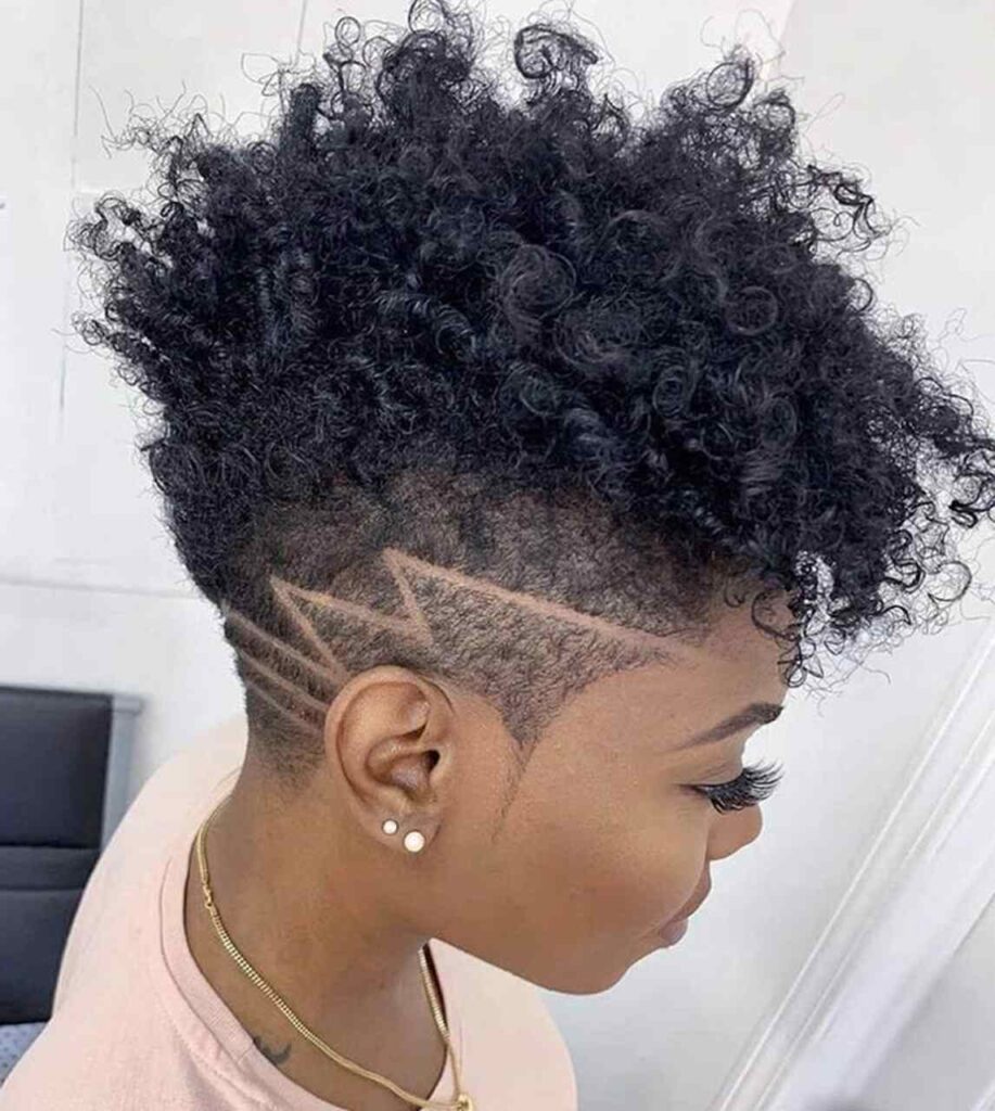 inspiração corte asa delta feminino cacheado