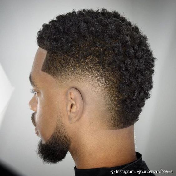 Shaggy Hair Crespo: O Corte Vintage que Voltou com Tudo para Cabelos Volumosos