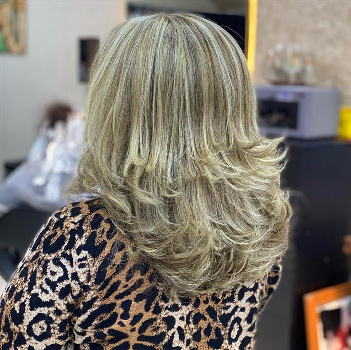 Cabelo em camadas: O segredo para cachos definidos e com movimento