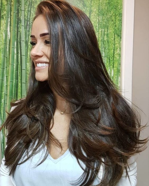 Cabelo em camadas: O segredo para cachos definidos e com movimento