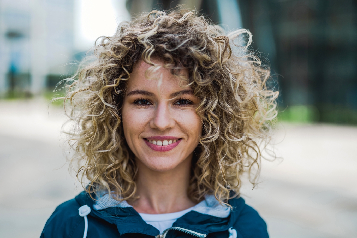 Corte Borboleta em Cabelos Cacheados: Dicas e Inspirações