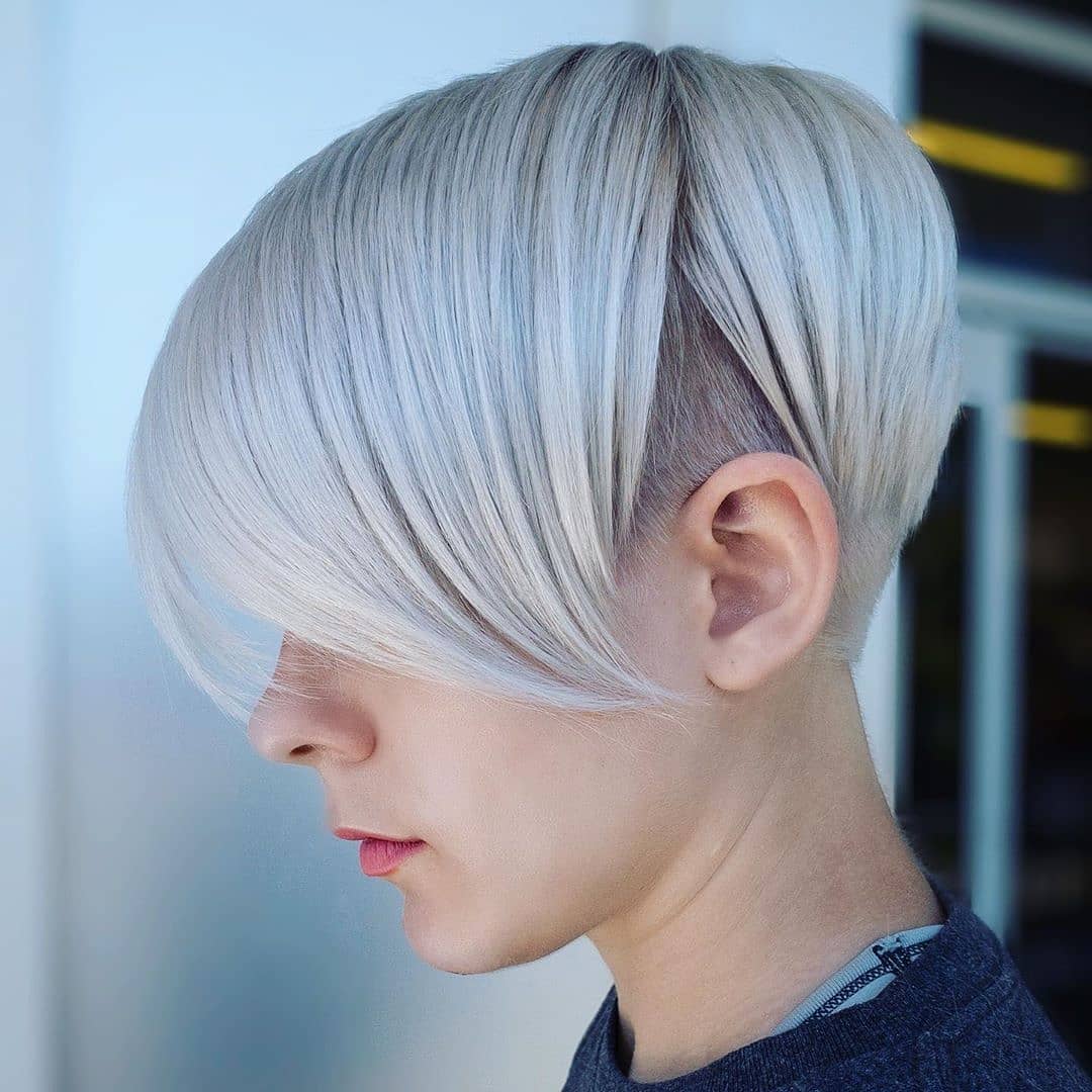 Cortes curtos para cabelos lisos finos: adicione volume sem esforço
