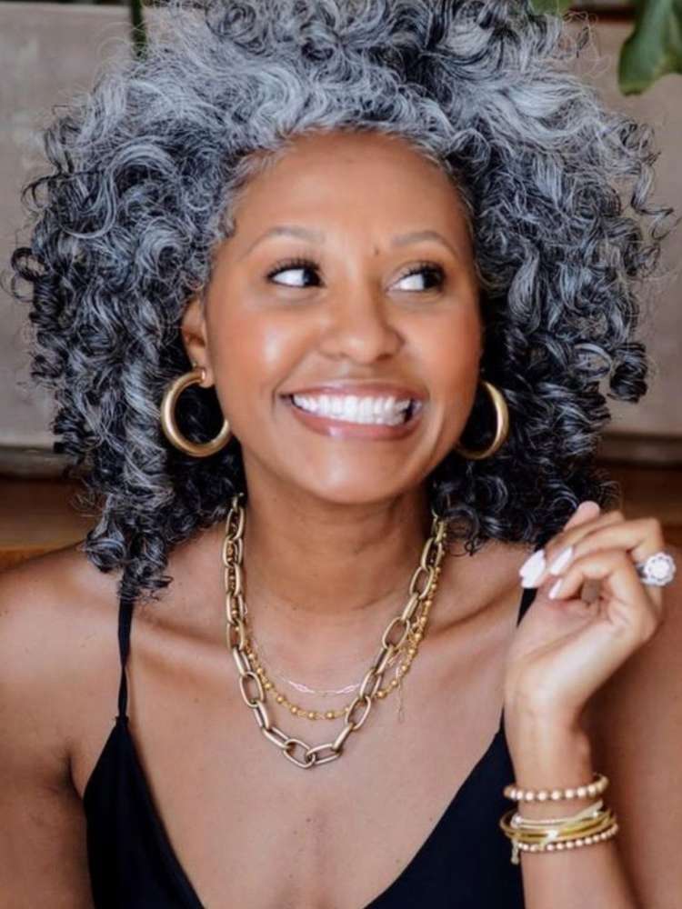 erros comuns ao cortar cabelo grisalho médio