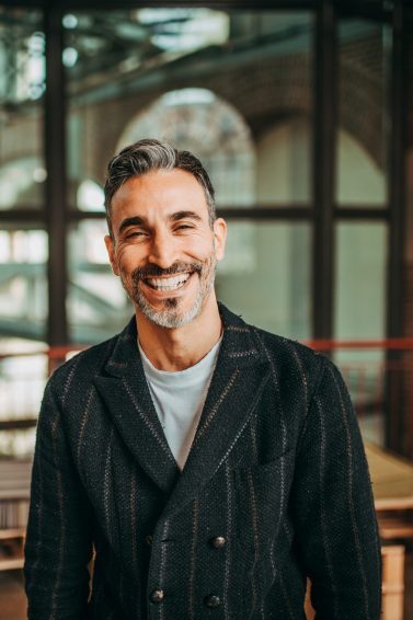 Guia Completo: Produtos Essenciais para Cabelos Grisalhos Masculinos