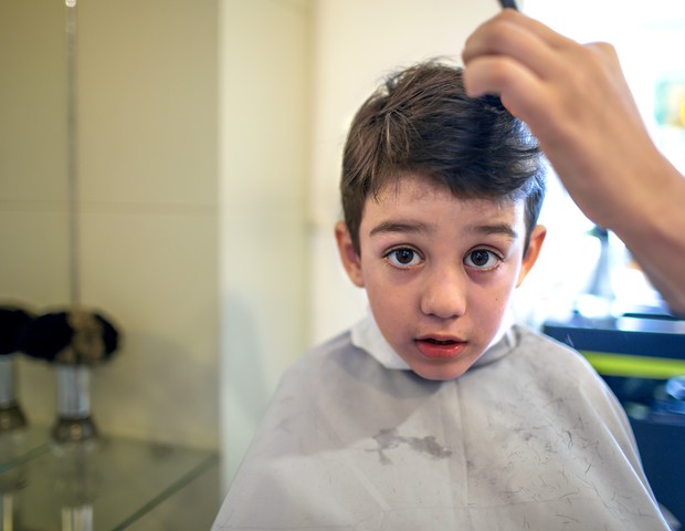 erros comuns ao cortar cabelo infantil liso