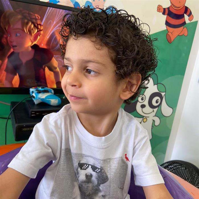 corte de cabelo infantil ondulado