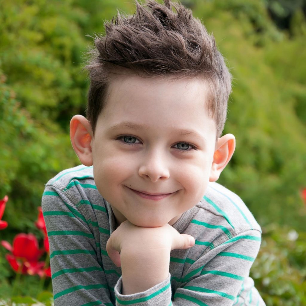 Como Identificar e Cuidar da Curvatura 2ABC em Cabelos Infantis