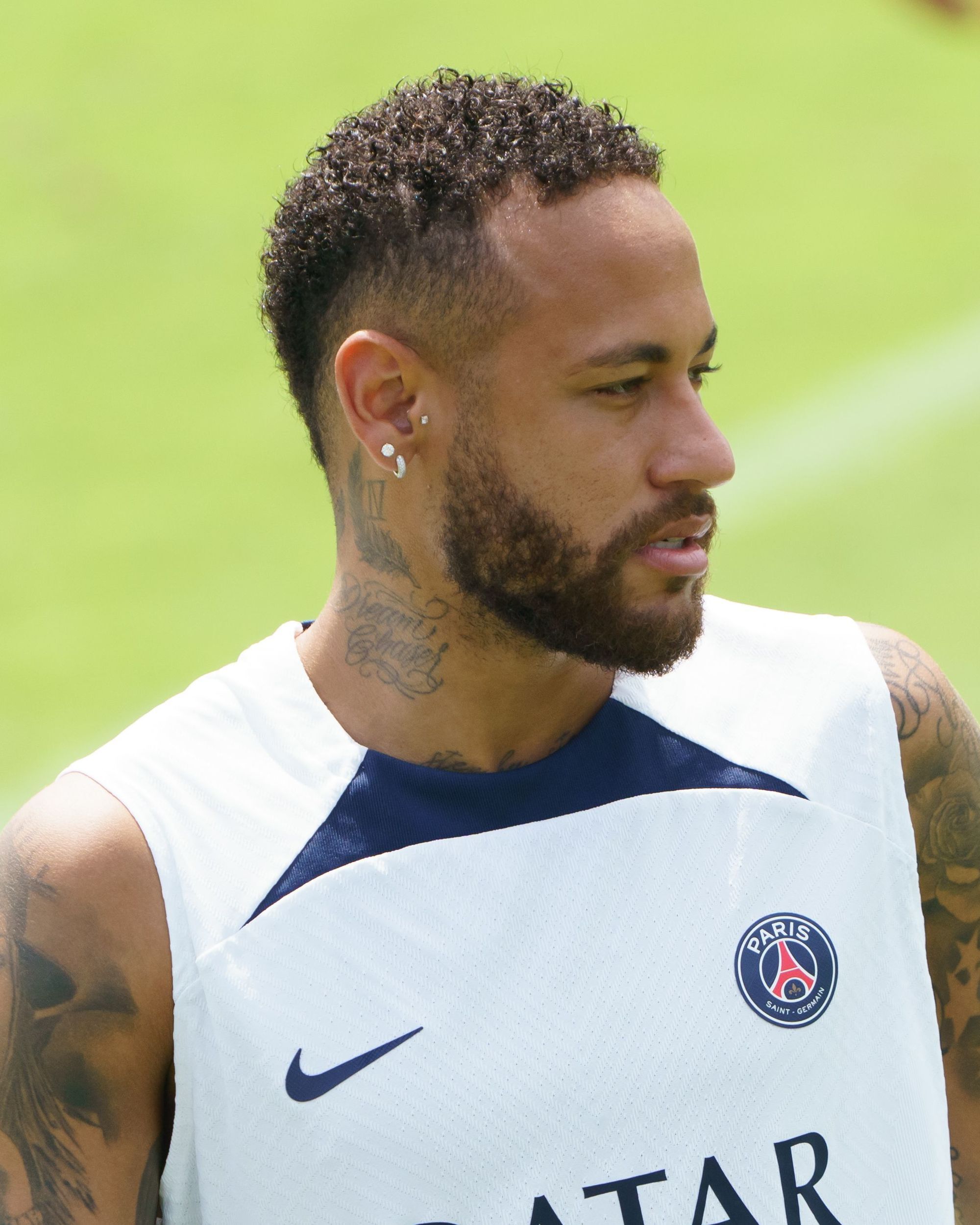 corte de cabelo jogador caro