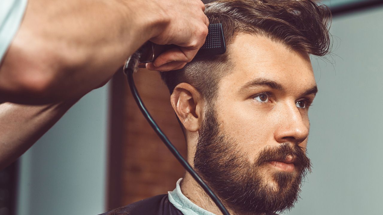 Guia Completo: Cortes Masculinos para Disfarçar Orelhas Grandes