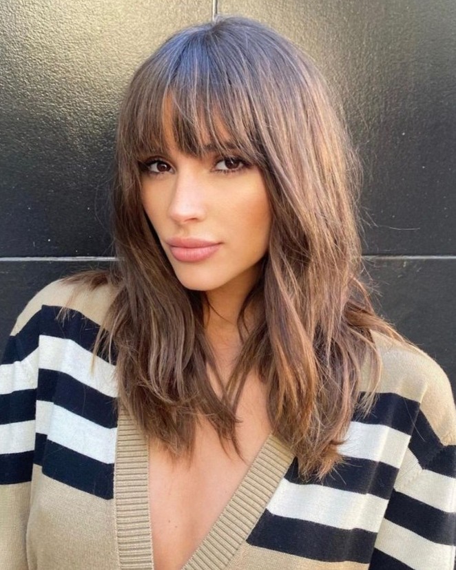 Shaggy Hair e Wolf Cut: Tendências para Cabelos Ondulados com Franja