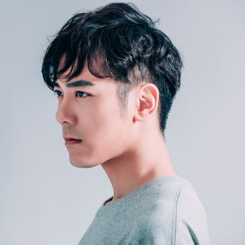 corte de cabelo oriental masculino