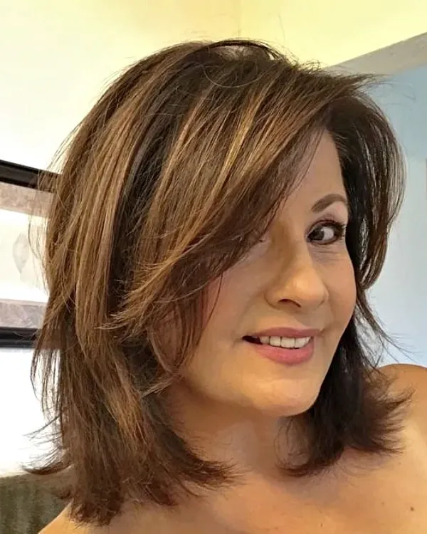 Cabelos Grisalhos com Estilo: Cortes e Cuidados Essenciais