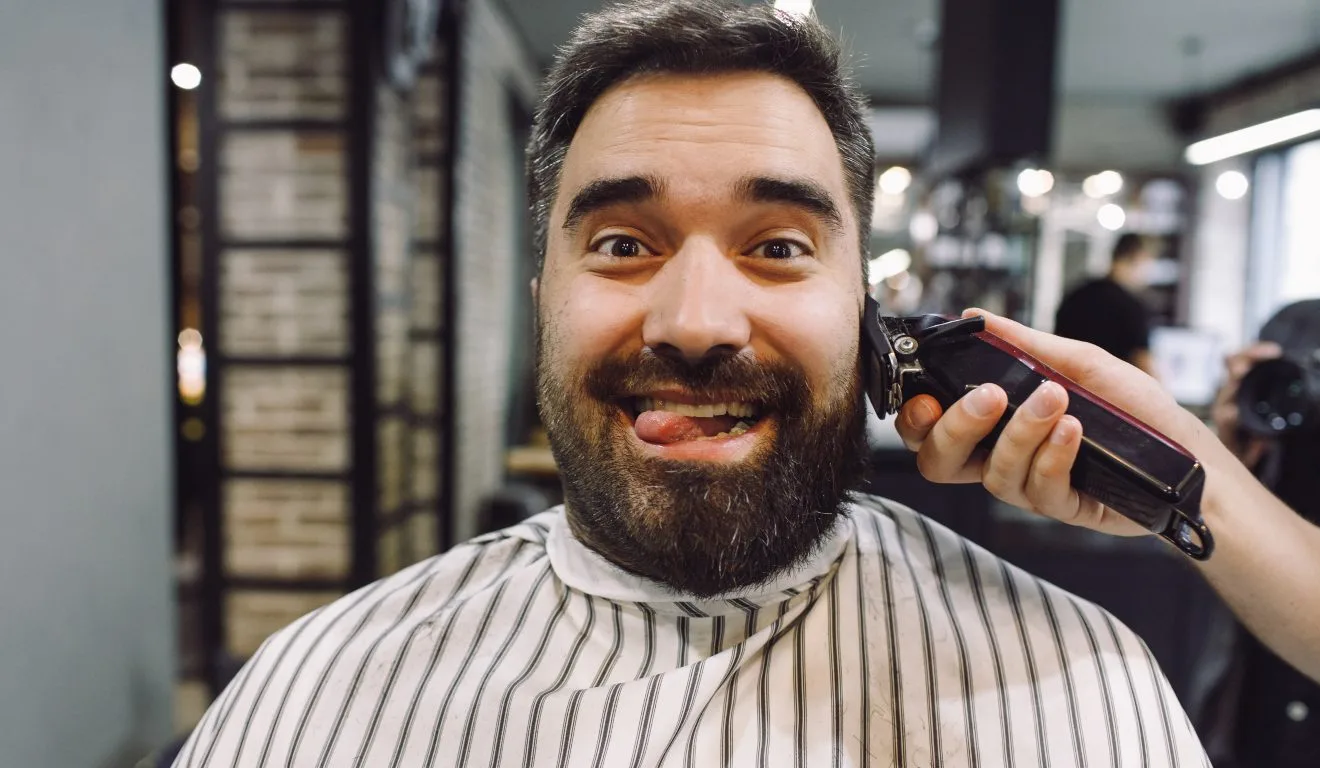 Undercut e Degradê: O Guia Completo para Rosto Quadrado