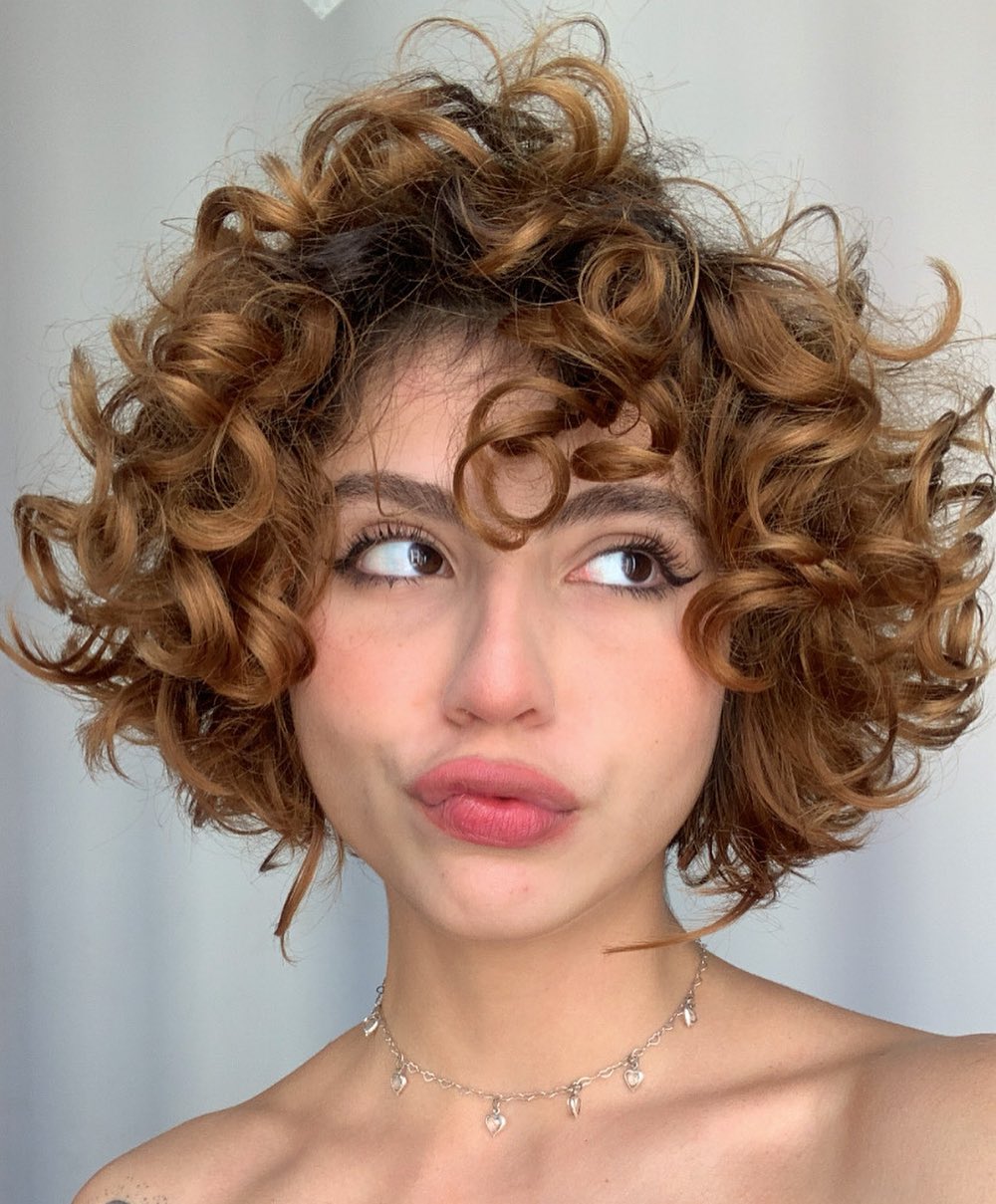 Cortes em Camadas: O Segredo para Rosto Redondo