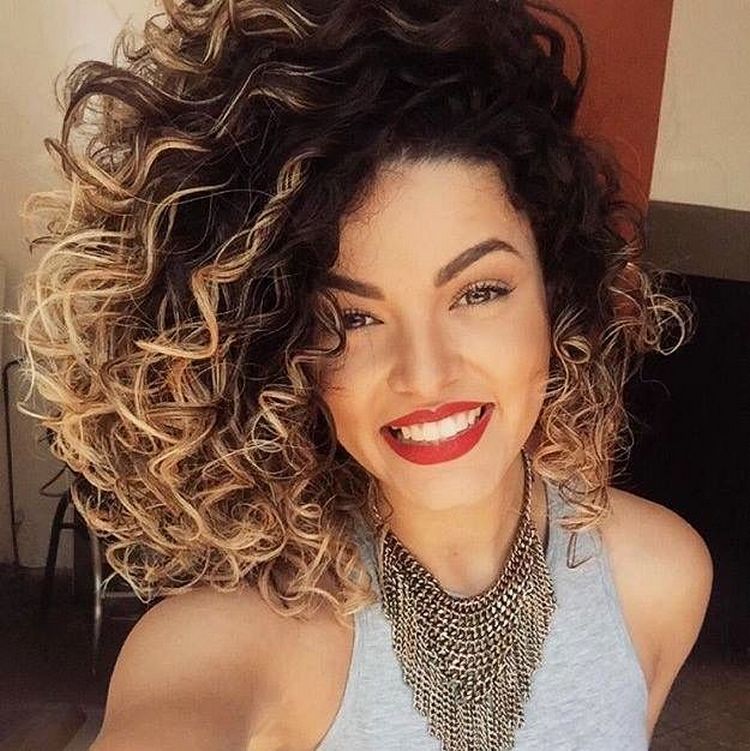 Cortes em Camadas: O Segredo para Rosto Redondo