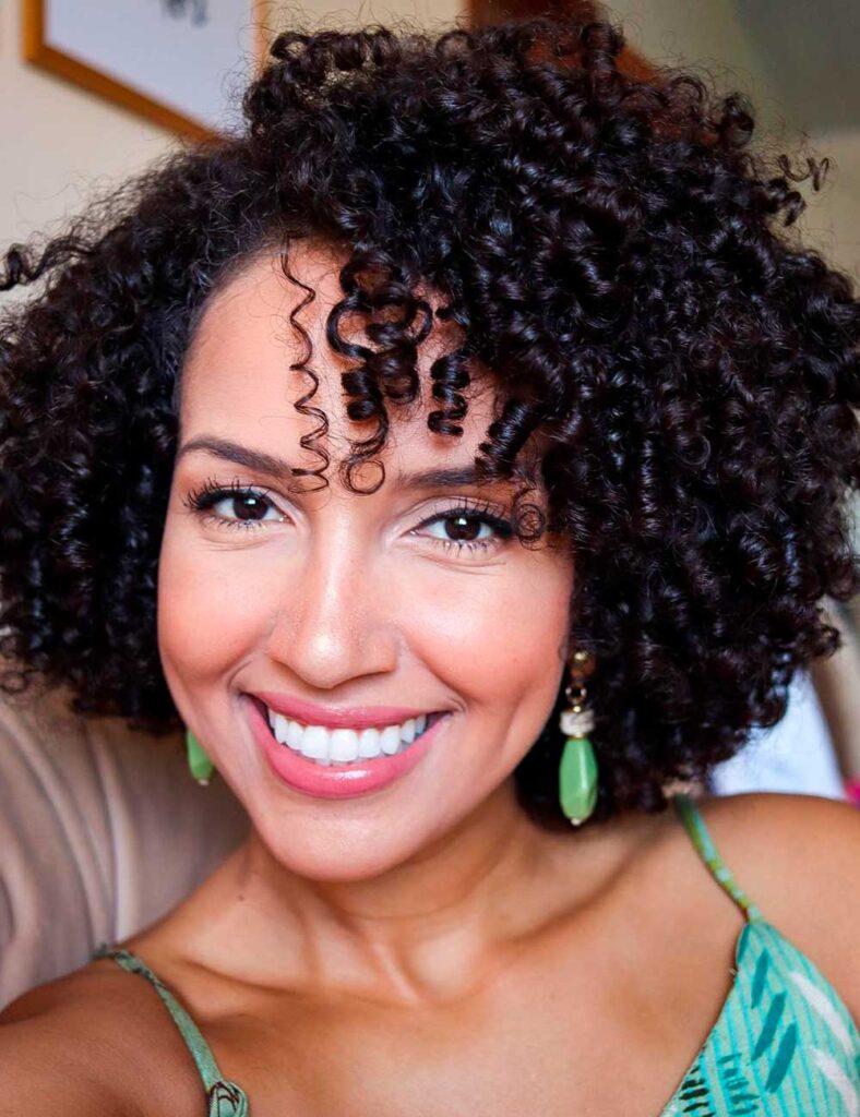 corte em camadas cabelo cacheado curto