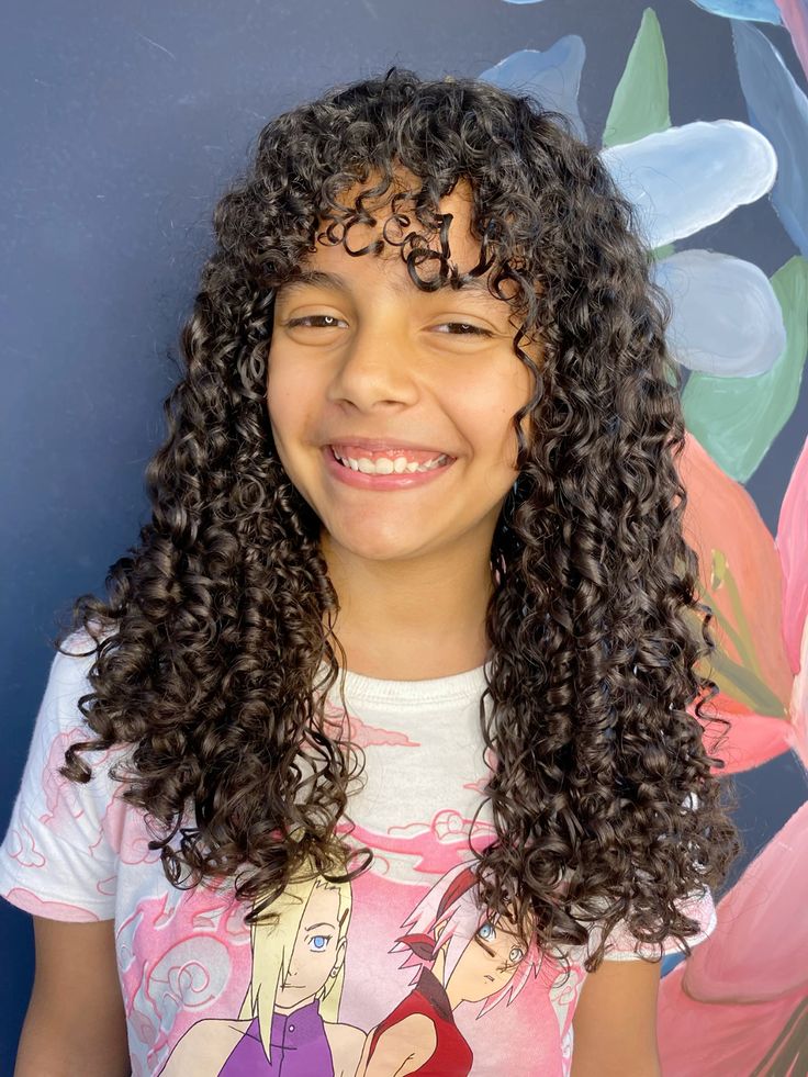 corte infantil cacheado feminino arredondado