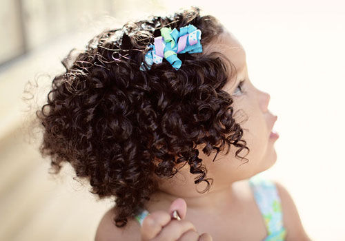 corte infantil cacheado feminino em camadas