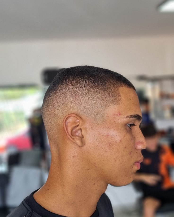 corte militar com máquina 2 e 1