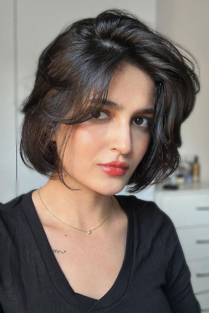 Finalização prática para cortes curtos com franja lateral