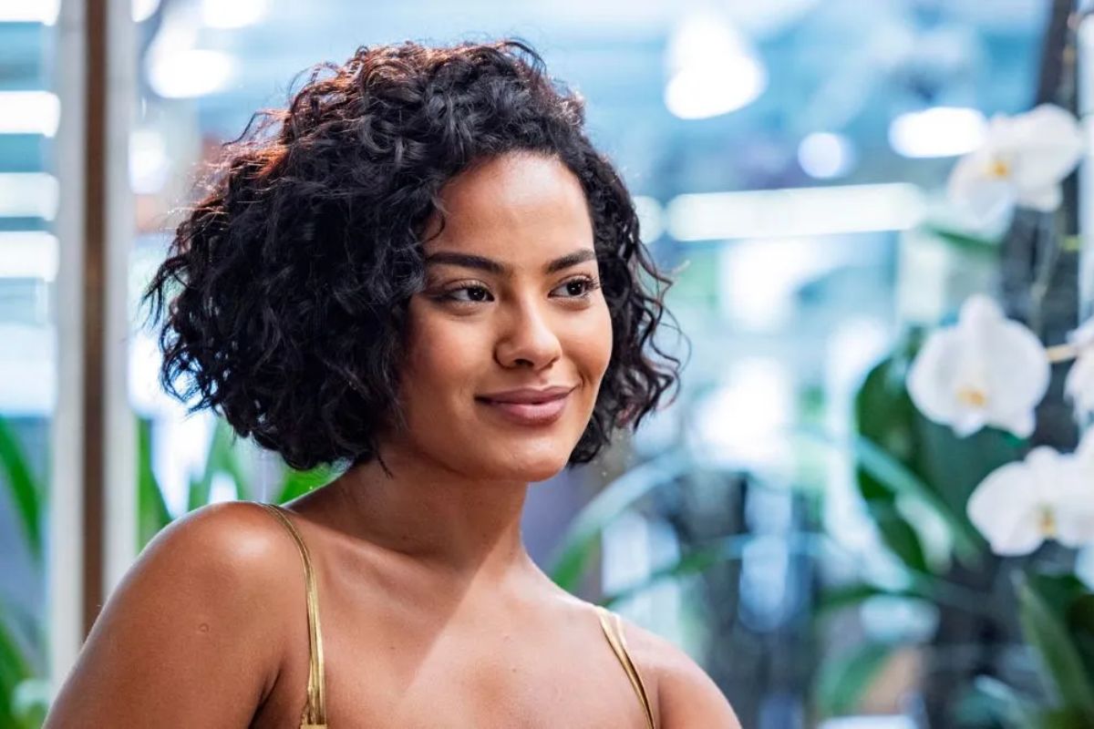 quanto custa um corte de cabelo cacheado curto