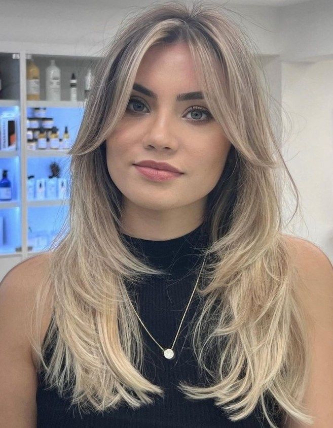 French Bob e Shaggy Hair: Cortes Modernos que Combinam com Franja