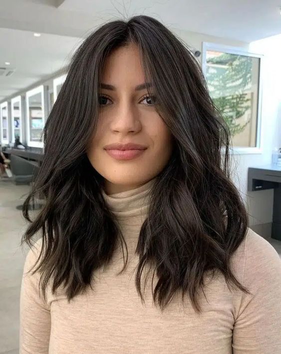 Como escolher o corte ideal para cabelo liso e fino em 2025