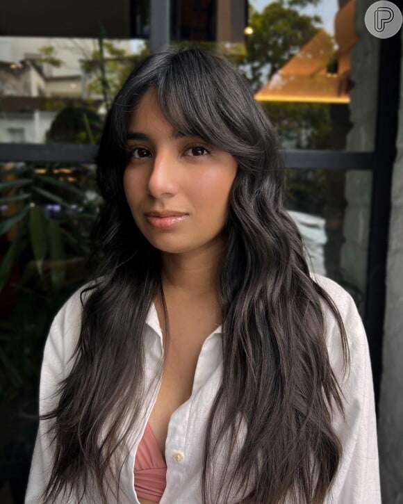 Curtain Bangs: O Guia Completo para Adotar a Franja Cortina em Cabelos Longos