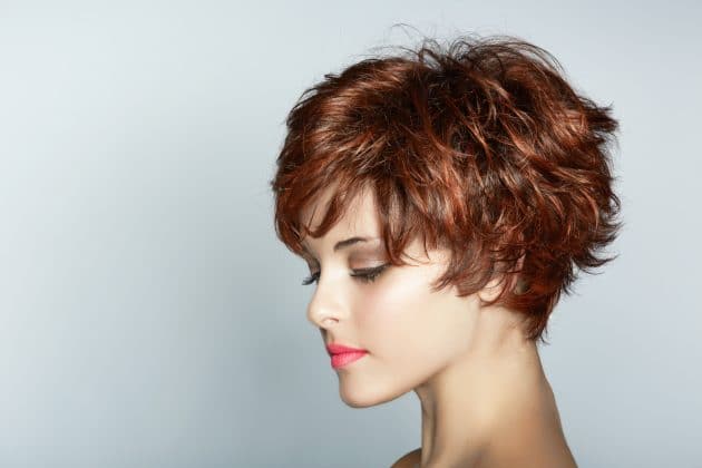Cabelo fino e ralo: Cortes médios repicados para dar volume