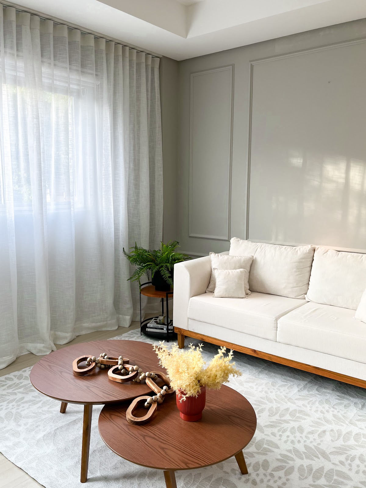 Cortinas com tons neutros na decoração