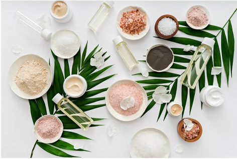 Desvendando os Rótulos: Orgânico, Natural e Vegano – Qual a Diferença nos Seus Cosméticos?