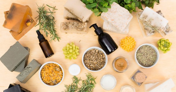 Guia Completo: Cosméticos Orgânicos, Seus Benefícios e Como Escolher