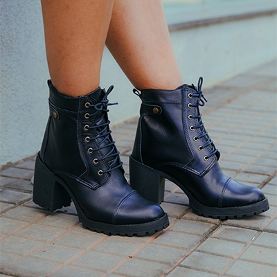 Como identificar couro legítimo em coturnos femininos