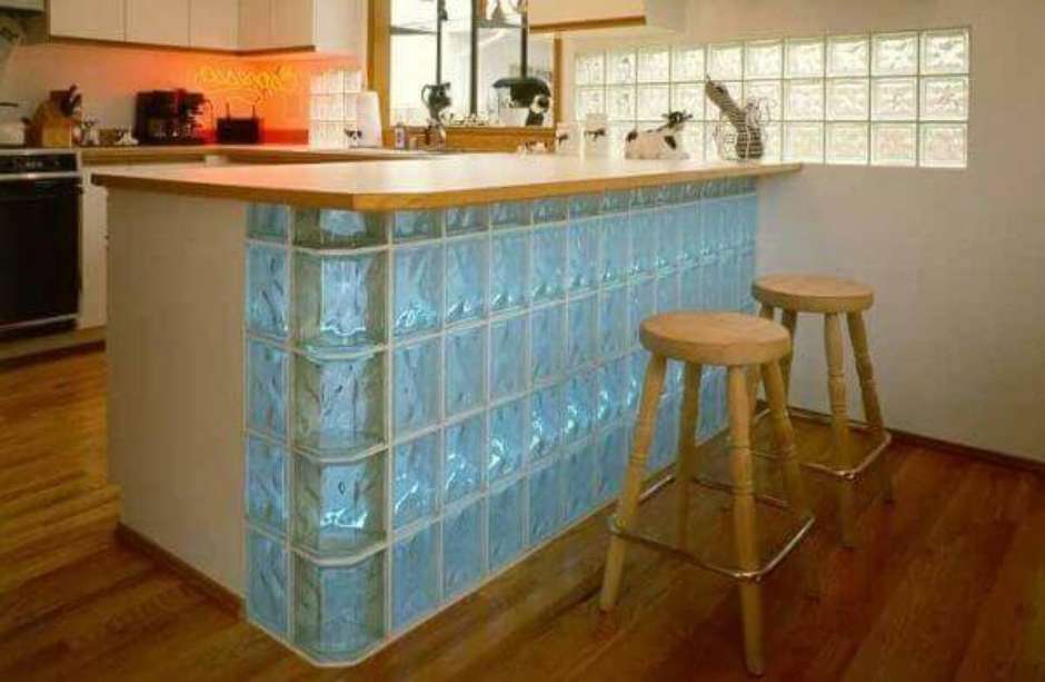 ideias de cozinha americana com tijolo de vidro