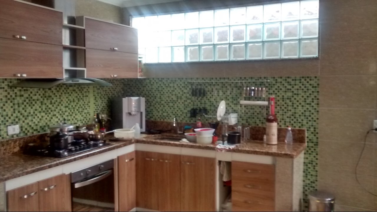 cozinha americana com tijolo de vidro