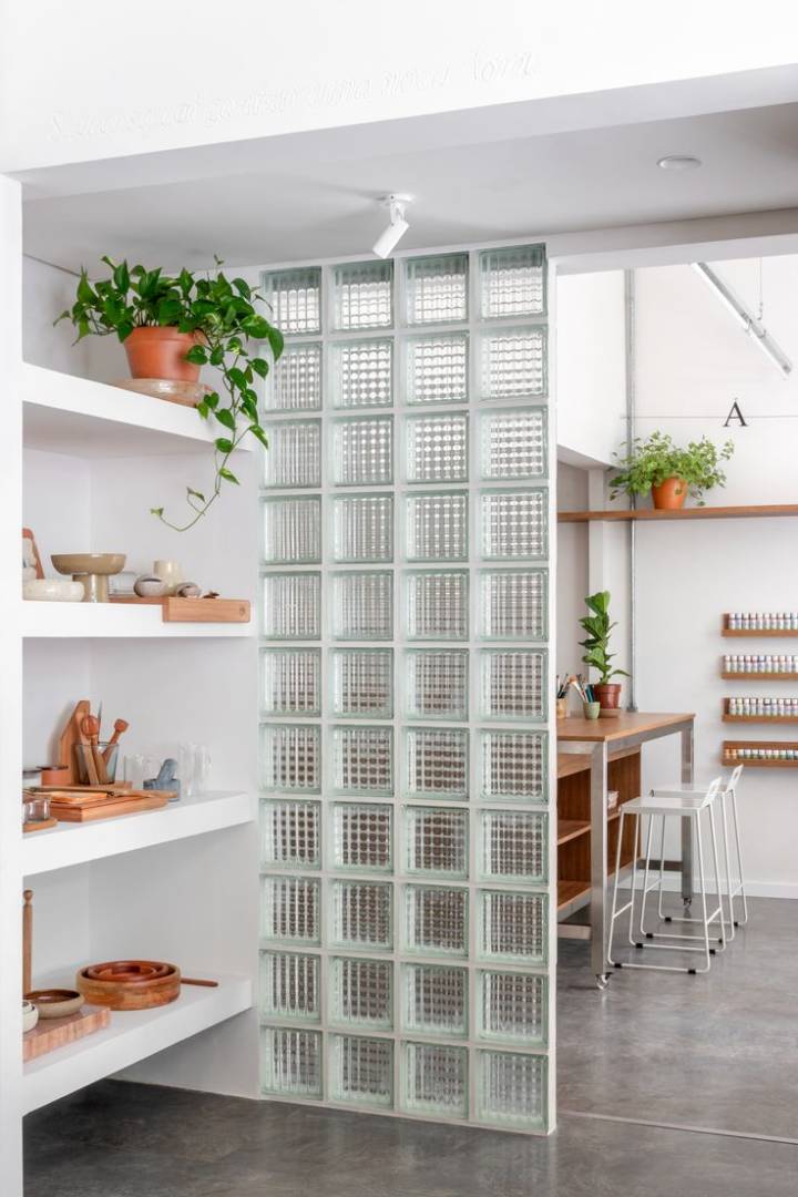 erros comuns ao usar tijolo de vidro na cozinha americana