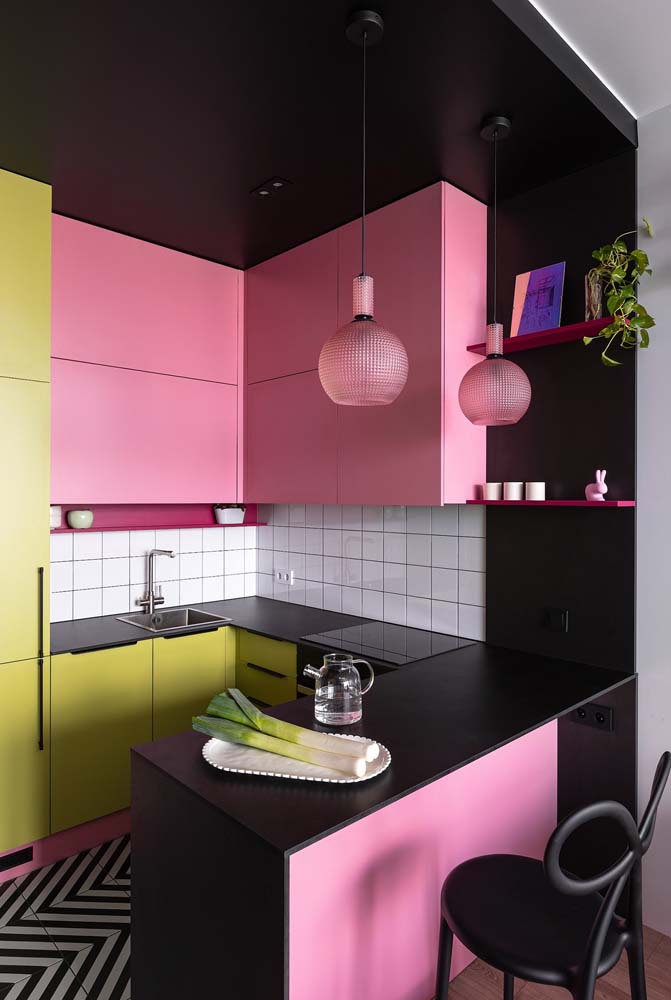 cozinha com armário rose
