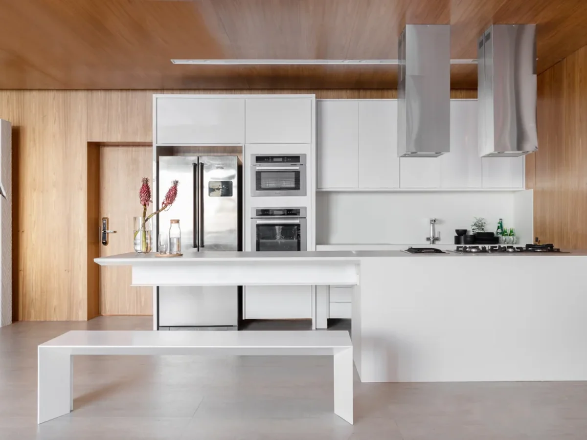 ideias de cozinha branca e madeira para transformar seu lar