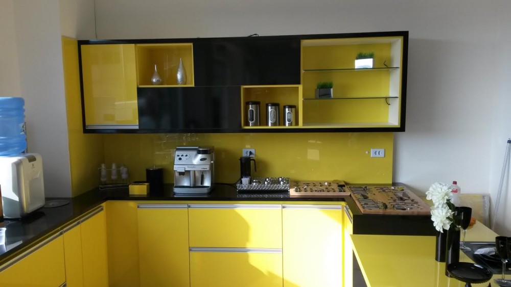 ideias de cozinha preta e amarela para inspirar