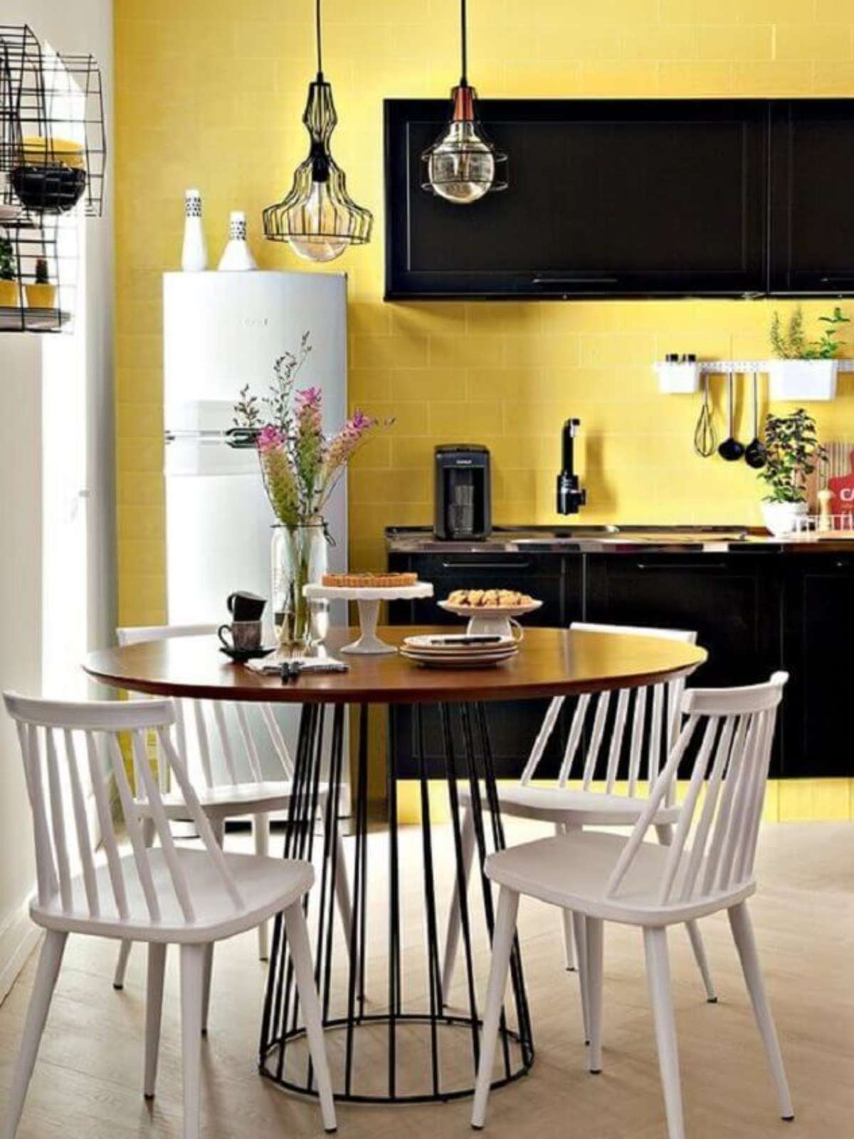 cozinha preta e amarela vs cozinha amarela e preta qual escolher