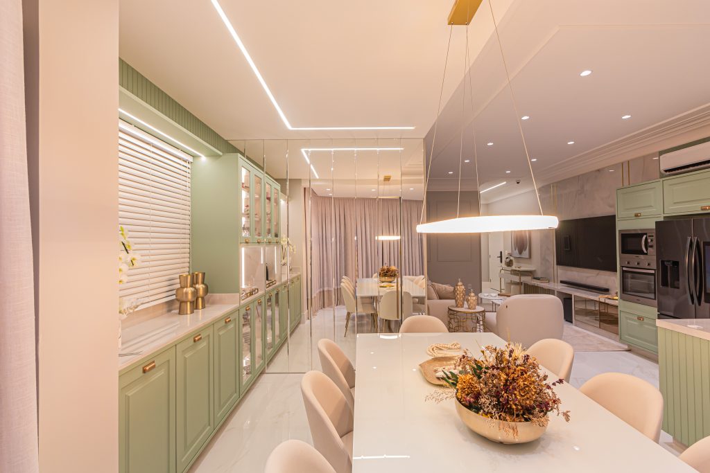 Cozinha Planejada em L: Maximizando o Espaço com Bancada