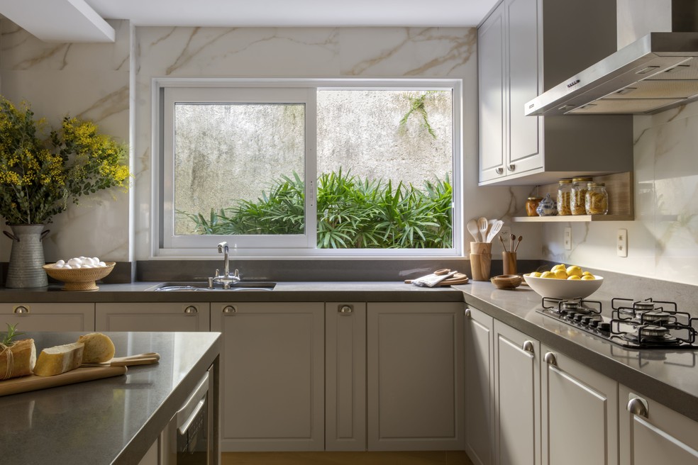 cozinha planejada com bancada