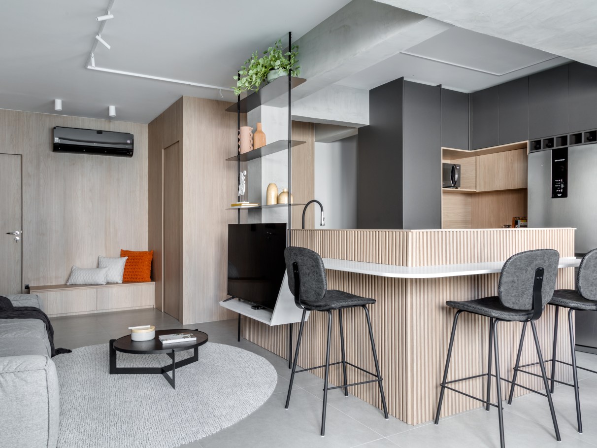 cozinha planejada com espaco para tv