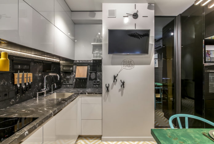 melhor altura tv nicho armário cozinha