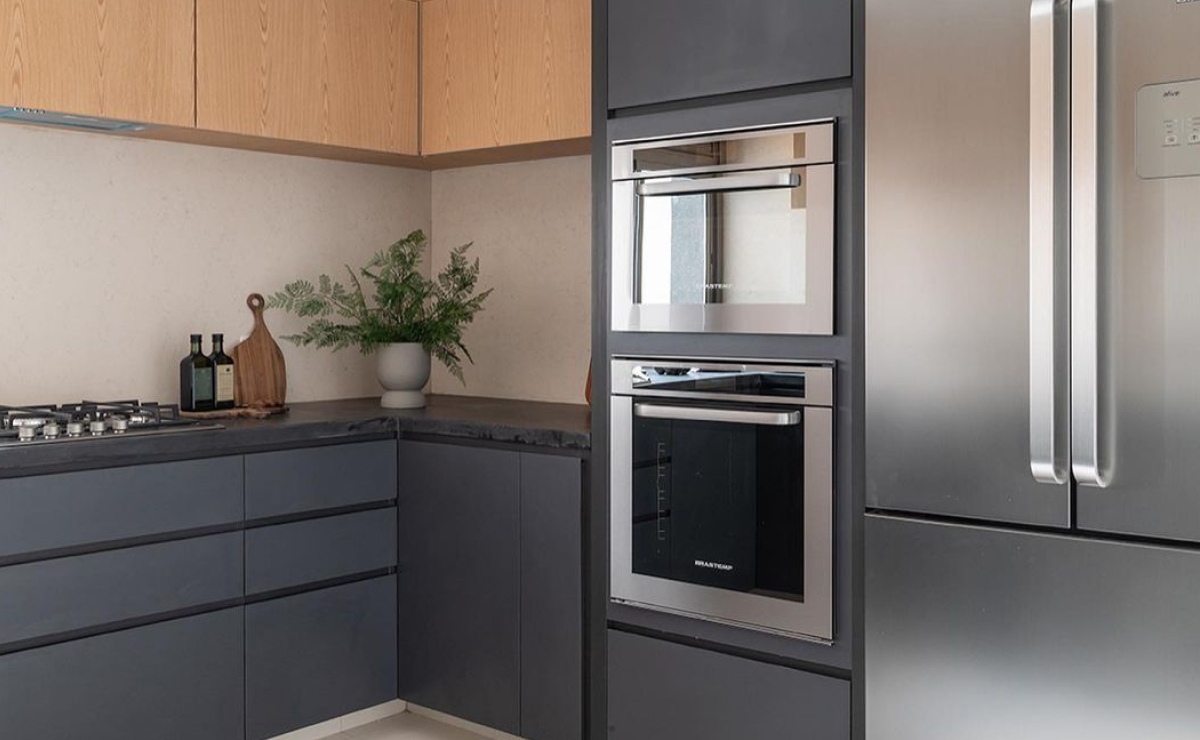 cozinha planejada com torre quente