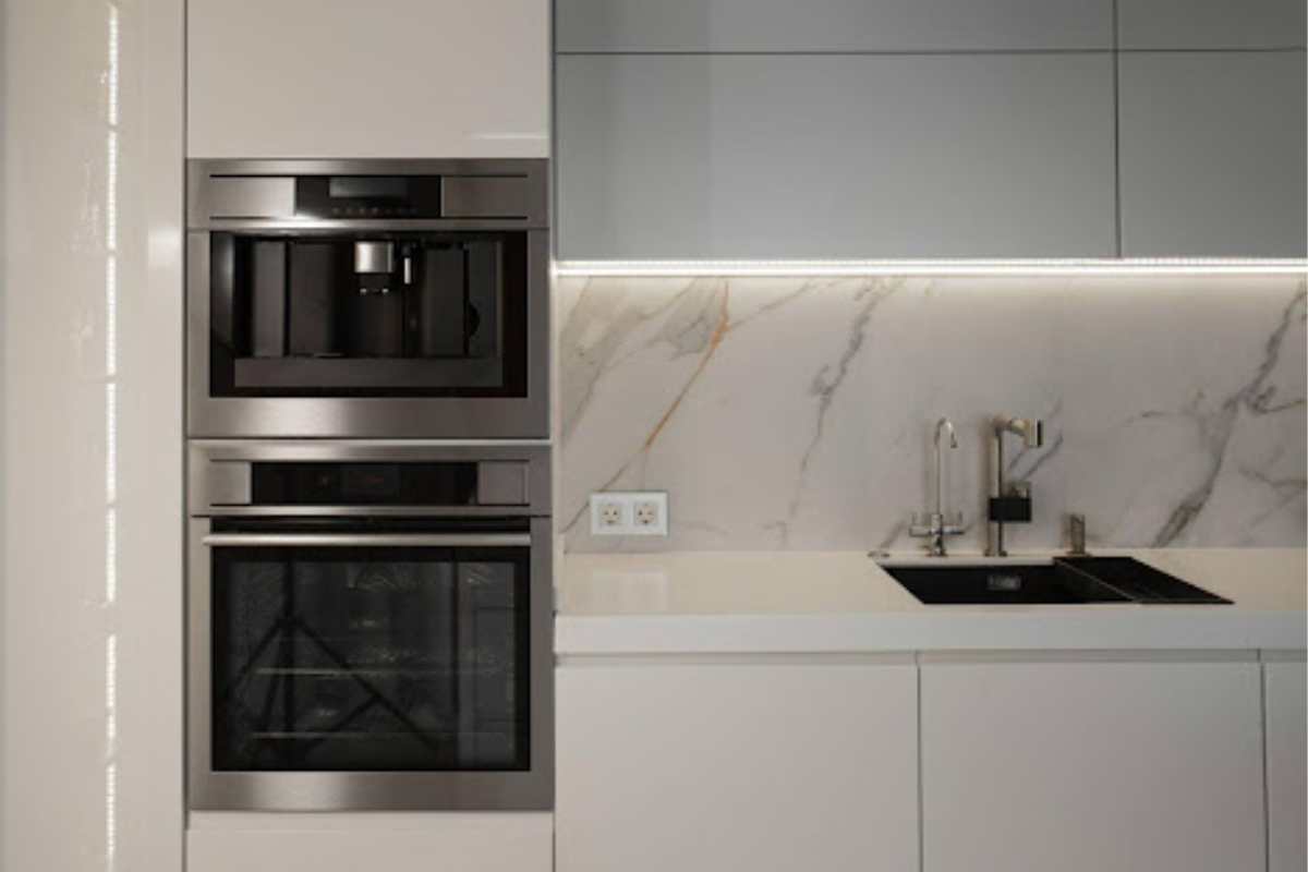 erros comuns ao planejar cozinha com torre quente