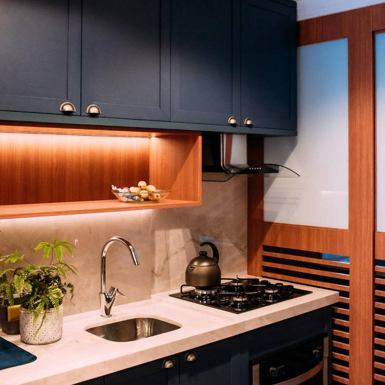 10 Dicas Essenciais para Otimizar o Espaço da Sua Cozinha Pequena